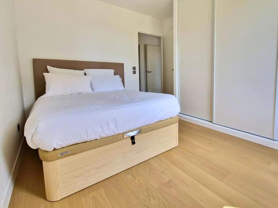 Sublime Appartement 4 Etoiles Neuf T3 Aputeaux 61M2 Proche La Defense, 10M2 De Terrasse Avec Magnifique Vue Esterno foto