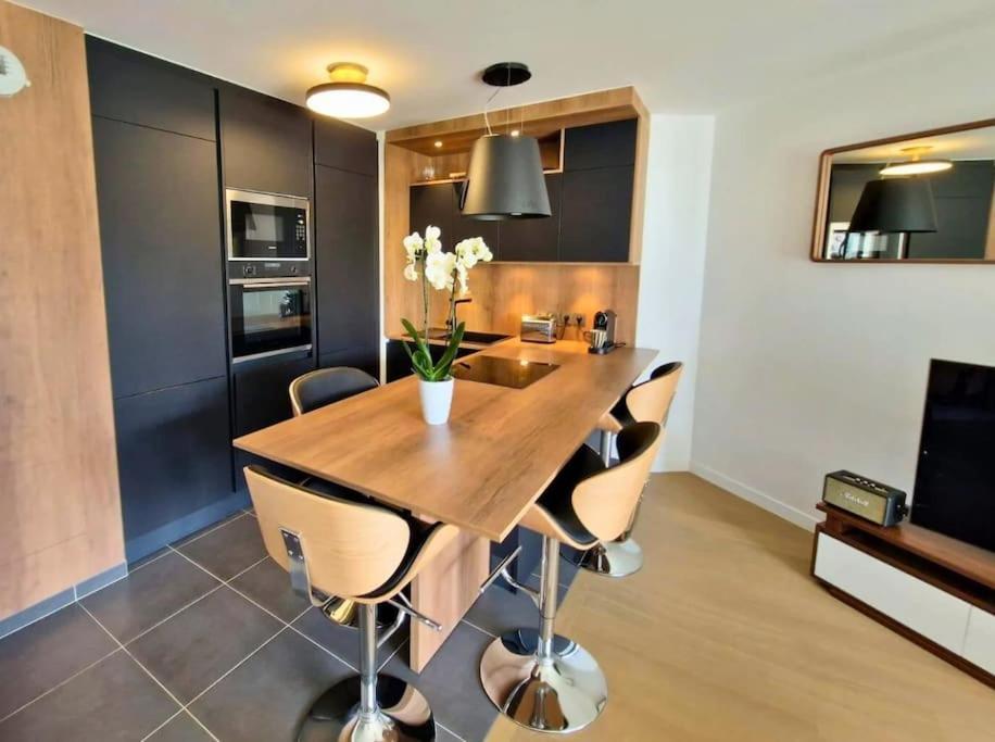 Sublime Appartement 4 Etoiles Neuf T3 Aputeaux 61M2 Proche La Defense, 10M2 De Terrasse Avec Magnifique Vue Esterno foto